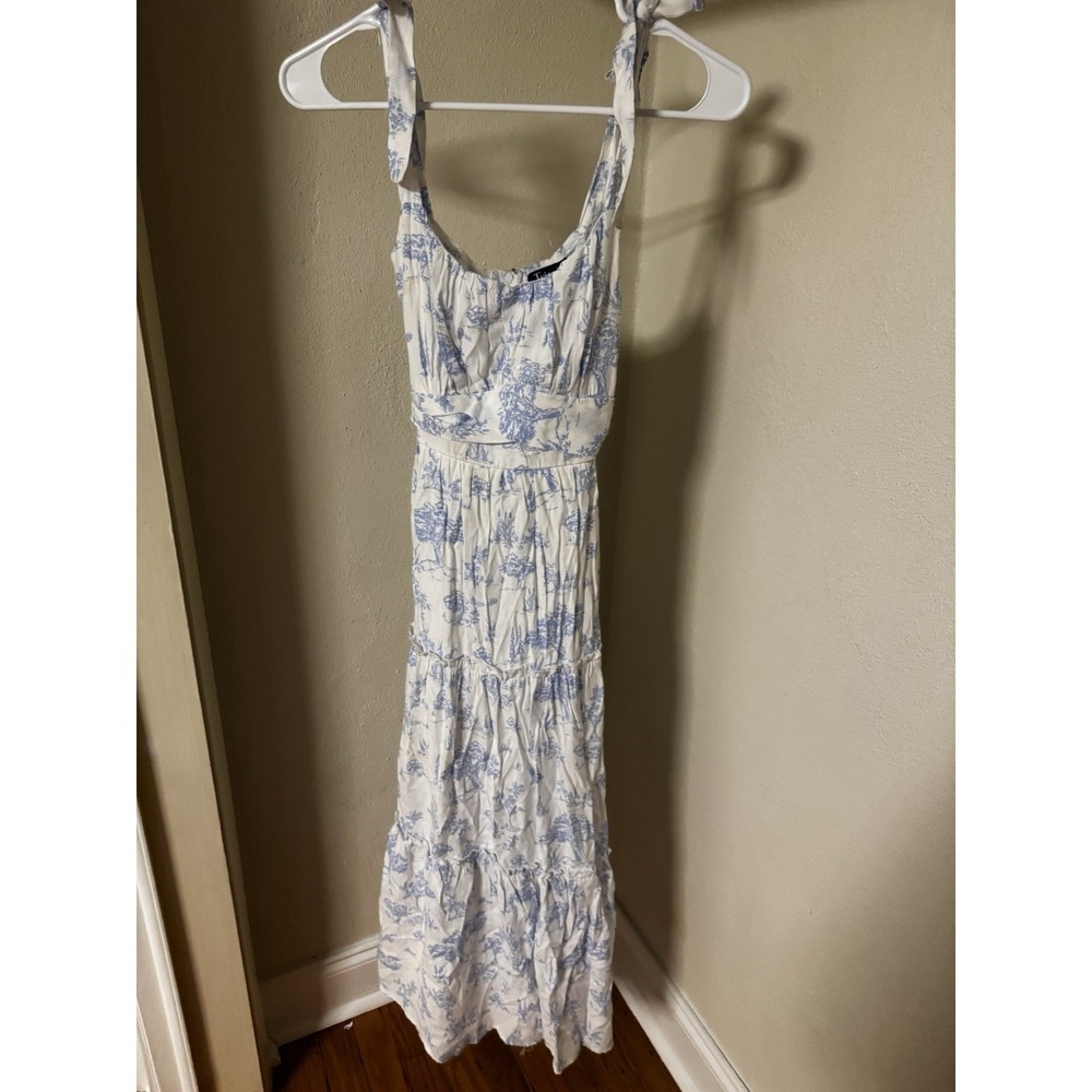Women's Dress Medium Trixxi Floral Blue And White Dress Sweetheart Neckline